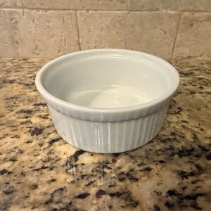 APLICO France Round Ribbed Soufflé Dish 4.5” French Country Farmhouse